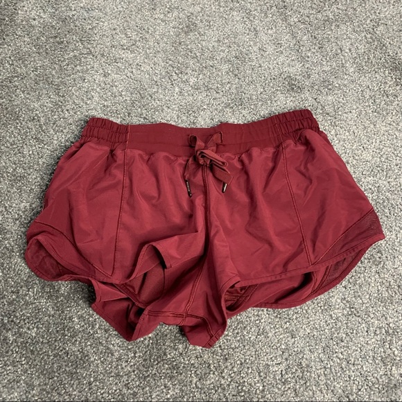 Pants - Lululemon hotty hot short 2.5”